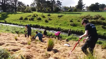Sustainable Wairarapa members at a planting day